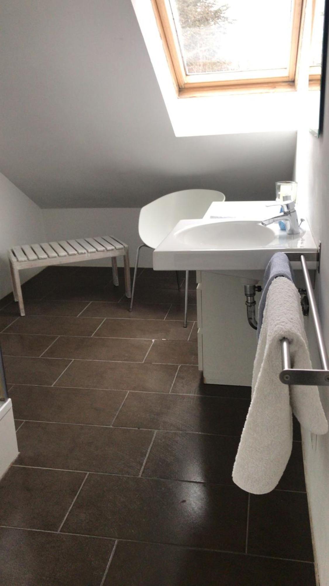 Nuernberg Erlenstegen - Zimmer Mit Bad 35 Qm Mit Parkplatz Exterior photo